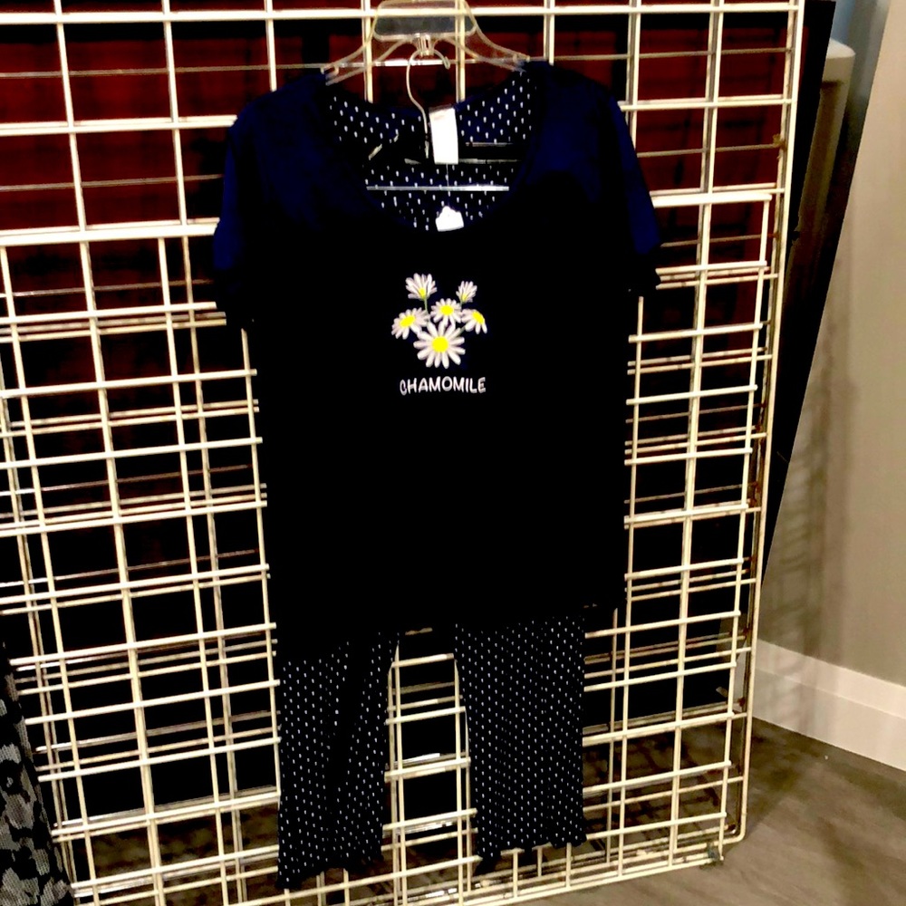 Women’s 100% Cotton Chamomile Capri Set (Defect-polka dots missing)